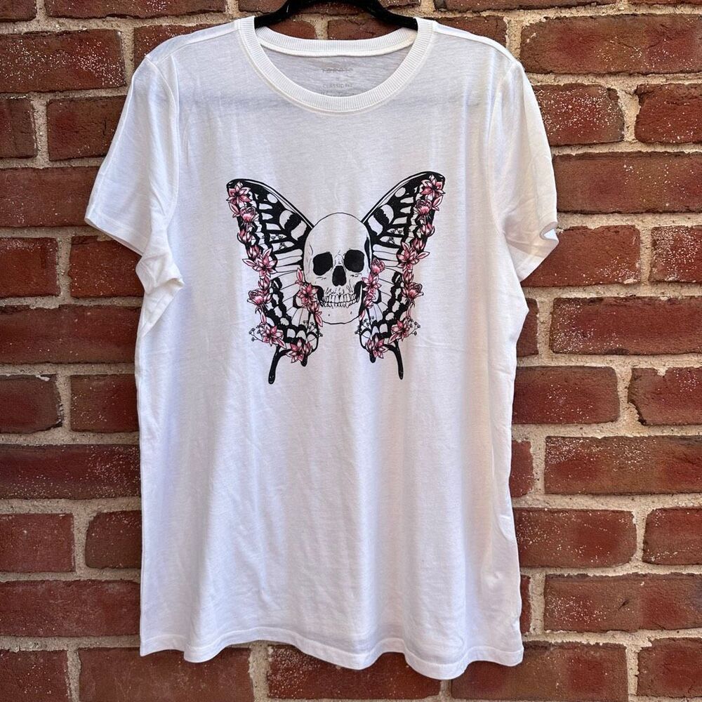 Torrid Skull Butterfly Floral Graphic Classic Fit Tee shirt white  0/L NEW